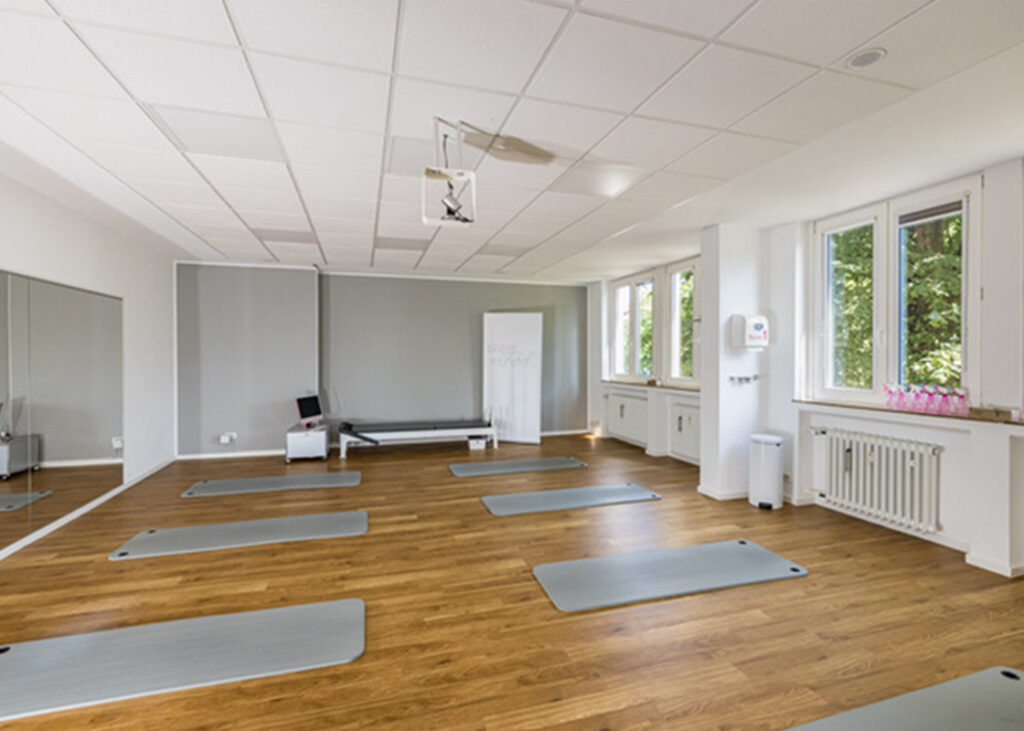 Yogamatten im Trainingsraum